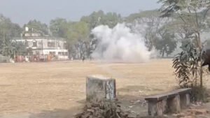 ভোট কেন্দ্রে ককটেল বিস্ফোরণ