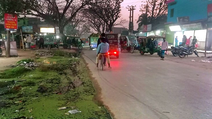 শেরপুর জেলার ঝিনাইগাতী সদর বাজার সমস্যায় জর্জরিত