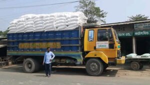 শেরপুরে পাচারকালে ৯৮০ বস্তা ইউরিয়া সার জব্দ