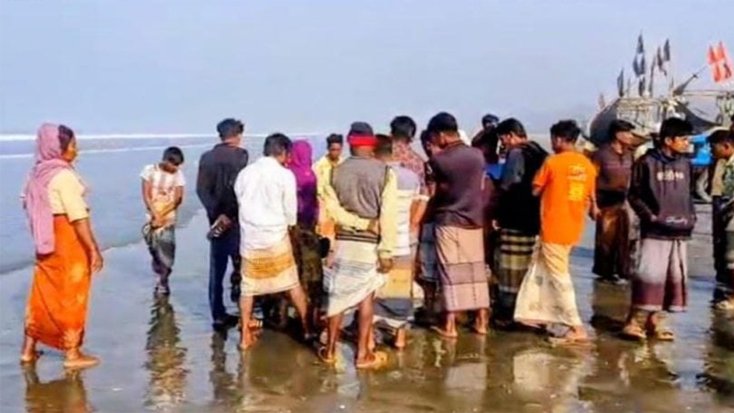 সৈকতে ভেসে এলো তরুণ-তরুণীর মরদেহ