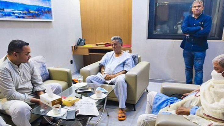 অর্থমন্ত্রীকে দেখতে হাসপাতালে মির্জা ফখরুল