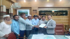 খাগড়াছড়িতে খুচরা সার বিক্রেতাদের স্মারকলিপি প্রদান