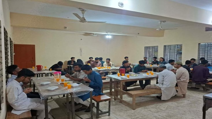 রেড ক্রিসেন্টের উদ্যোগে ইফতার ও দোয়া মাহফিল