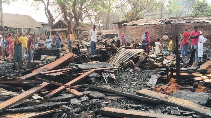 আগুনে ১২টি দোকান পুড়ে ছাই, ক্ষতি প্রায় দেড় কোটি টাকা