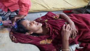 আমতলীতে নারীকে পিটিয়ে স্বর্ণের চেইন ছিনতাই