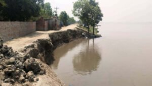 ইছামতীতে টেকসই বাঁধ না থাকায় গিলে খাচ্ছে বাংলাদেশের ভূখন্ড