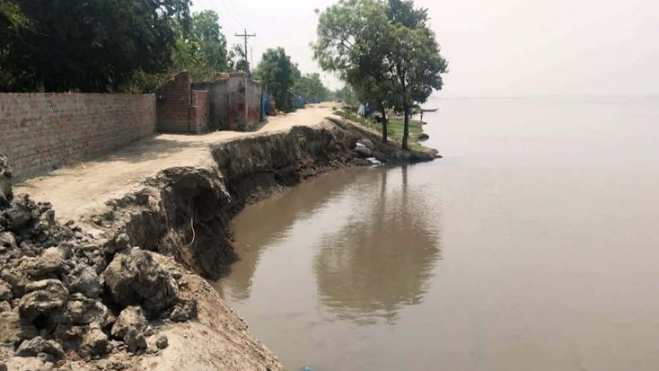 ইছামতীতে টেকসই বাঁধ না থাকায় গিলে খাচ্ছে বাংলাদেশের ভূখন্ড