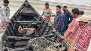 কুয়াকাটায় দুর্বৃত্তদের আগুনে জেলের জাল ও নৌকা পুড়ে ছাই