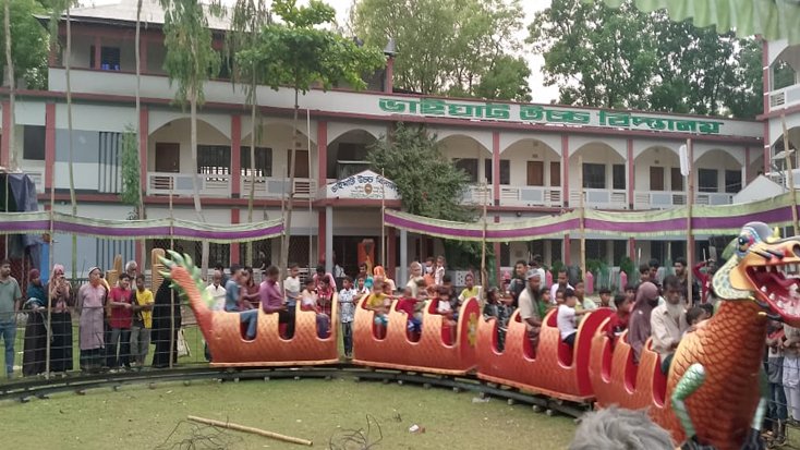 টাঙ্গাইলের ধনবাড়িতে ভাইঘাট উচ্চ বিদ্যালয় মাঠে চৈত্র মেলা অনুষ্ঠিত