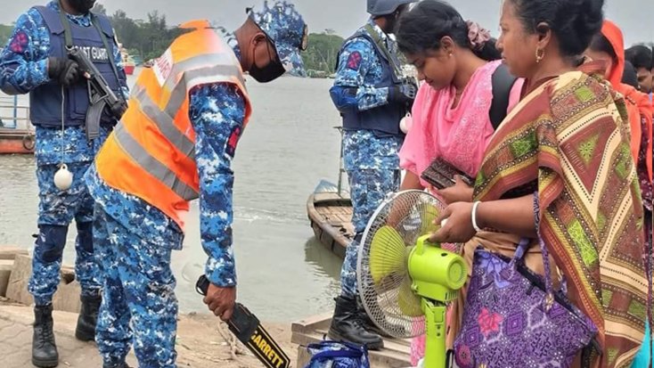 পবিত্র ঈদ-উল-ফিতর উপলক্ষ্যে নৌপথে সার্বিক নিরাপত্তায় বাংলাদেশ কোস্ট গার্ড