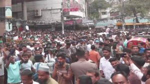 প্রধানমন্ত্রীর আগমনকে ঘিরে নয়াপল্টনে নেতাকর্মীদের ঢল