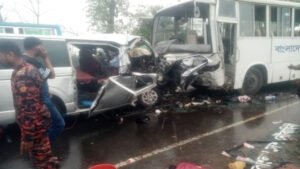 মহাসড়কে বেলাই ব্রিজ এলাকায় ভয়াবহ দুর্ঘটনায় নিহত ১২