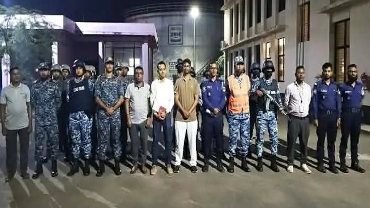 মোংলায় জ্বালানি তেলের অবৈধ মজুদের বিরুদ্ধে যৌথ অভিযান