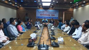 রামগড়ে উন্নয়ন কার্যক্রম পরিদর্শন শেষে মতবিনিময় করেন বিভাগীয় কমিশনার