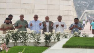 শহীদ জিয়া ও খালেদা জিয়ার কবর জিয়ারতে এম নাসের রহমান এমপি