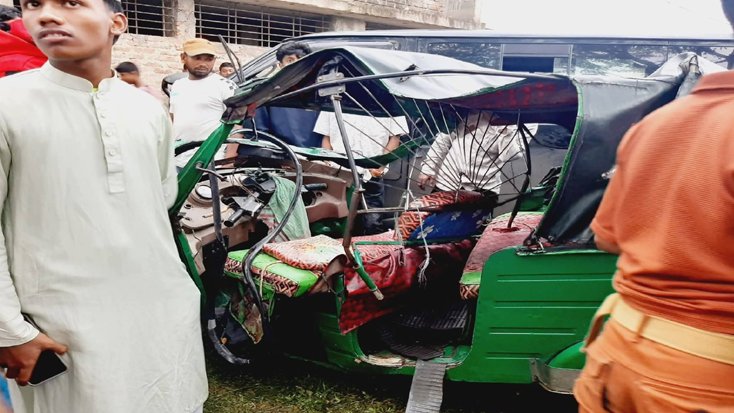 শ্রীমঙ্গলে সড়ক দুর্ঘটনায় নিহত তিন এবং গুরুতর আহত এক