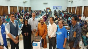 সুবিধাবঞ্চিত পরিবারের মাঝে খাদ্যসামগ্রী বিতরণ