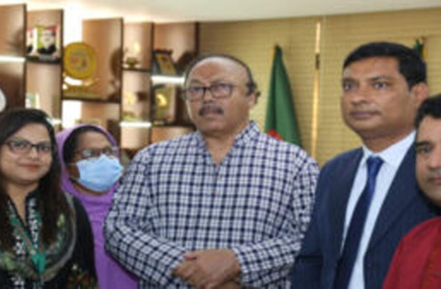 রেলওয়ের প্রধান পরিকল্পনা কর্মকর্তা কুদরত-ই-খুদা অর্থ লুটপাট ও নারী কেলেঙ্কারিতে চ্যাম্পিয়ন