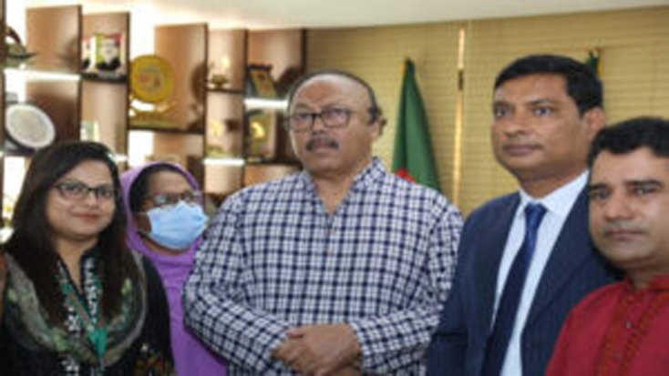 রেলওয়ের প্রধান পরিকল্পনা কর্মকর্তা কুদরত-ই-খুদা অর্থ লুটপাট ও নারী কেলেঙ্কারিতে চ্যাম্পিয়ন