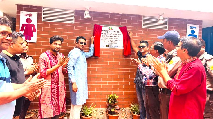 ‎রাস্তার পাশে নারীদের জন্য ন্যাপকিন সুবিধা