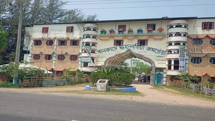 আমতলীতে বাসচাপায় খাদেম নিহত