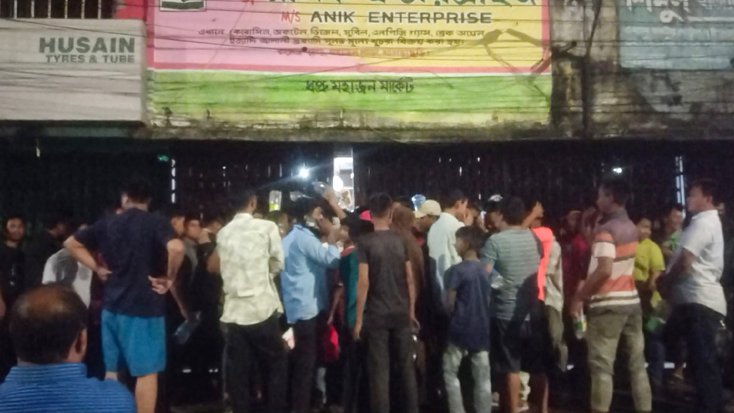 খাগড়াছড়িতে তেল সংকটে পাম্পে দীর্ঘ লাইন