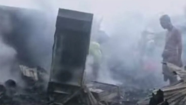 চট্টগ্রামে বস্তিতে ভয়াবহ আগুন