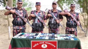 চাঁপাইনবাবগঞ্জ সীমান্তে বিজিবির অভিজানে ভারতীয় মোবাইল ফোন জব্দ