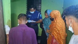 ছেলেসহ তিনজনকে কুপিয়ে সাবেক পুলিশ সদস্য নিহত