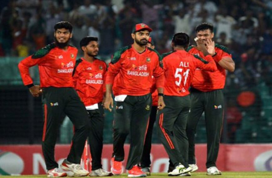 টসে হেরে বোলিংয়ে বাংলাদেশ