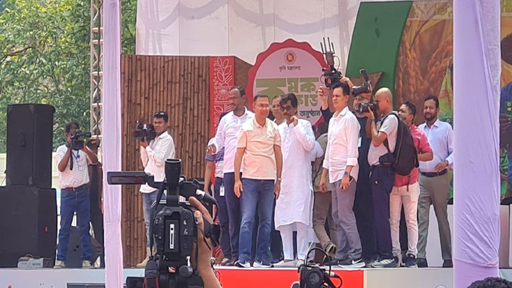 টাঙ্গাইল স্টেডিয়ামে প্রধানমন্ত্রী