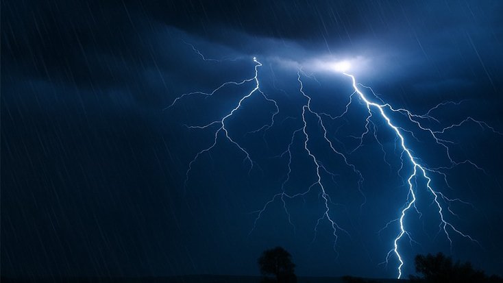 দুই স্কুলে বজ্রপাতে শিক্ষকসহ আহত ১৬