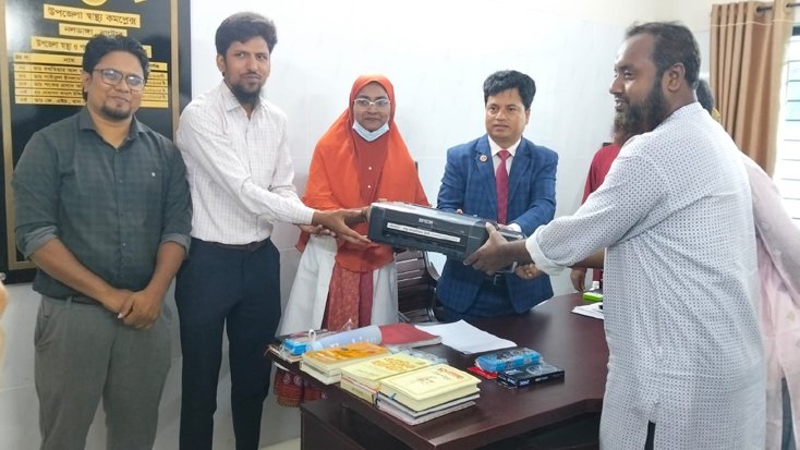 নলডাঙ্গায় মেয়র প্রার্থীর উদ্যোগে স্বাস্থ্য কমপ্লেক্সে কালার প্রিন্টার প্রদান