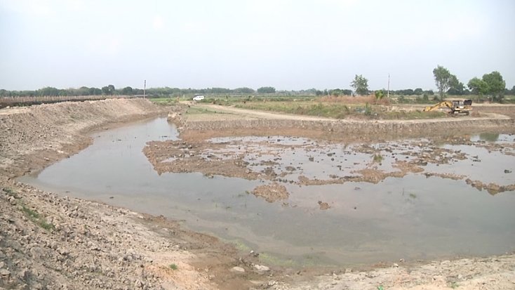 বটিয়াঘাটায় সরকারি নির্দেশ উপেক্ষা করে শৈলমারী নদী দখলের মহোৎসব