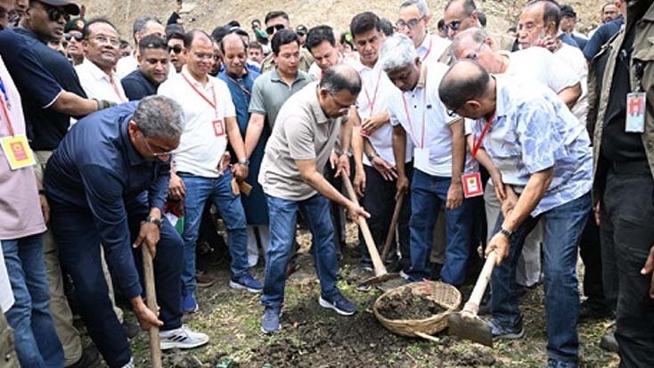 বাবার কাটা খাল পুনঃখনন করলেন প্রধানমন্ত্রী