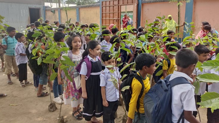 বিশ্ব পৃথিবী দিবসে শেরপুরে স্বেচ্ছাসেবীদের উদ্যোগে বৃক্ষরোপণ কর্মসূচি