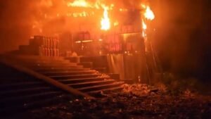 ভয়াবহ অগ্নিকাণ্ডে পুড়ে ছাই ৯ দোকান