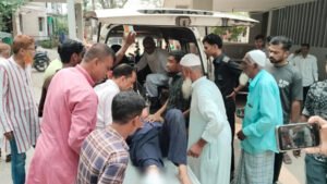 মুক্তিযোদ্ধার হাত-পা ভেঙে দিলেন ছাত্রলীগ নেতা