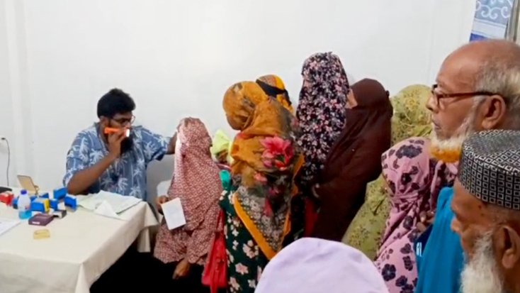 মোংলায় বিনা মূল্যে চক্ষু চিকিৎসা