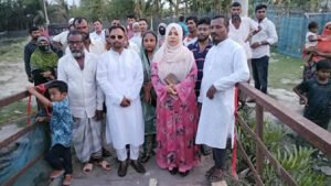 যুবদল নেতার অর্থায়নে কাঠের পুল মেরামত