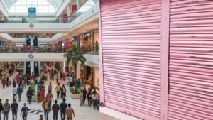 রাত ৮টার মধ্যে দোকান-শপিংমল বন্ধের সিদ্ধান্ত