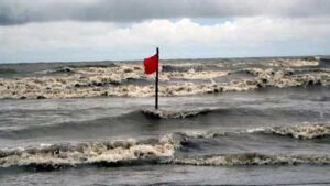 ১৭ অঞ্চলে ঝড়ের আভাস, নদীবন্দরে সতর্ক সংকেত