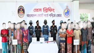 সুন্দরবনে অভিযানে জলদস্যুদের কাছে জিম্মি থাকা ২১ জেলে এবং অস্ত্র উদ্ধার