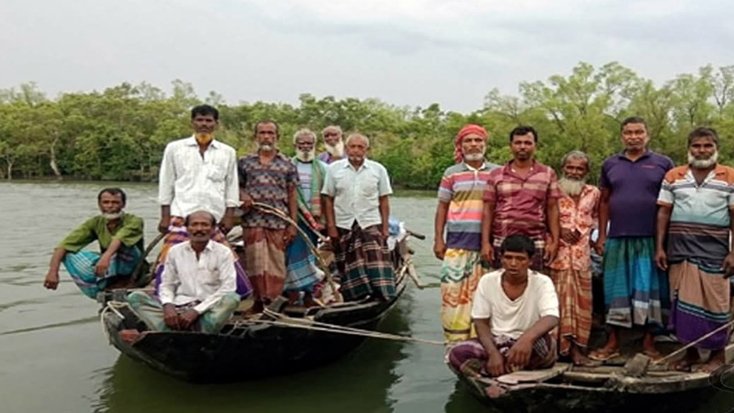 সুন্দরবনে মুক্তিপন দিয়ে ফিরলেন কয়রার ১৩ মৌয়াল