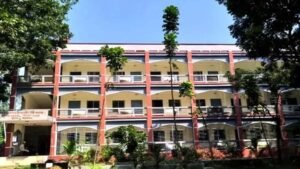 কলেজ ছাত্রীকে নিয়ে শিক্ষক উধাও