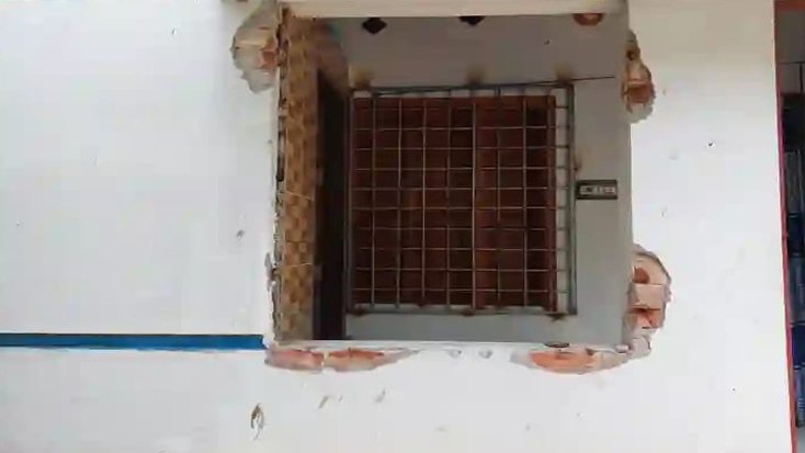 কেশবপুরে কবি ও নাট্যকারের বাড়িতে দুর্ধর্ষ চুরি