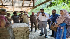চাঁপাইনবাবগঞ্জে অবৈধ করাত-কলের বিরুদ্ধে অভিযান
