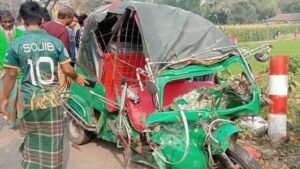 ট্রাক-সিএনজি সংঘর্ষে নিহত ৩