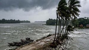 নদীবন্দর এলাকায় বজ্রসহ ঝড়ের আভাস