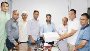 প্রেস কাউন্সিলের প্রশিক্ষণ শেষে সনদ গ্রহণ করলেন শেরপুরের মো রিয়াজ
